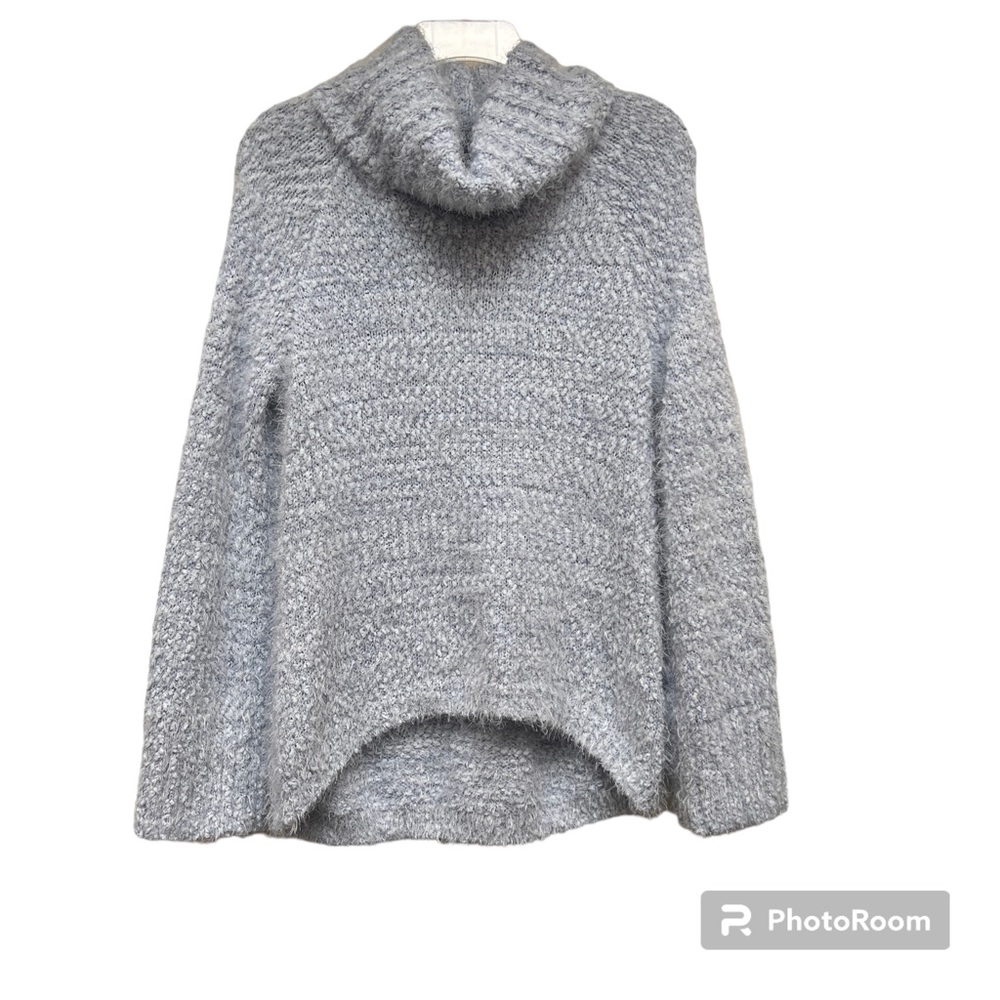 a.n.a A New Approach Fuzzy Blue Crowl Neck Pullover Sweater size: M